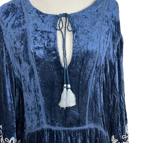 Boston Proper Blue Crushed Velvet Tunic with Beaded Detail - Picture 2 of 12